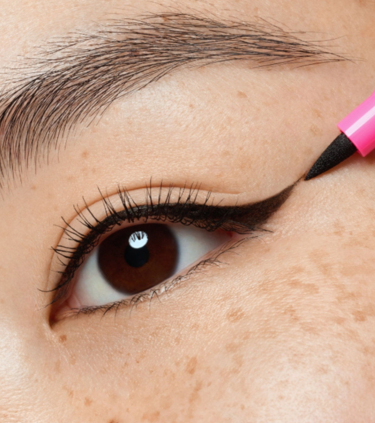 EYELINER LINE IT LIKE A PRO 01 ESSENCE