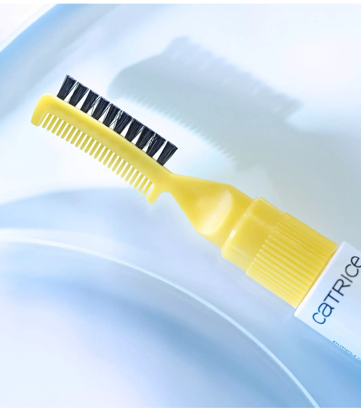 BROW SLEEK LAMINATING WAX CATRICE